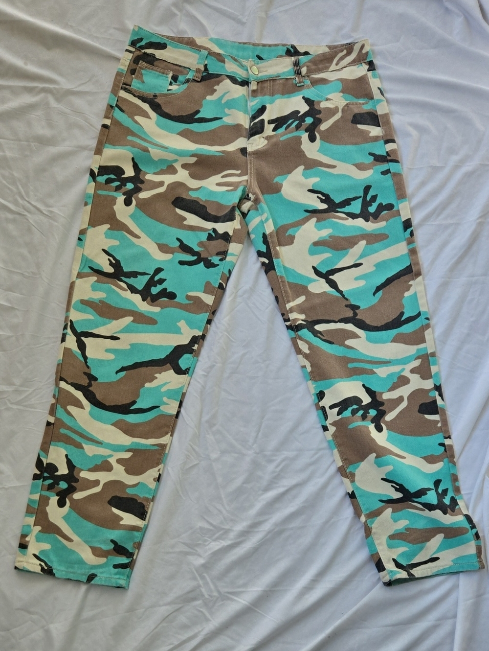 Men's Cool Unusual Turquoise Colored Camo Jeans  W38 L29.5/30 100% Cotton.
